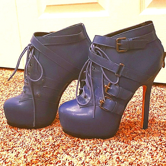 Scene Weaver Shoes - Platform Booties